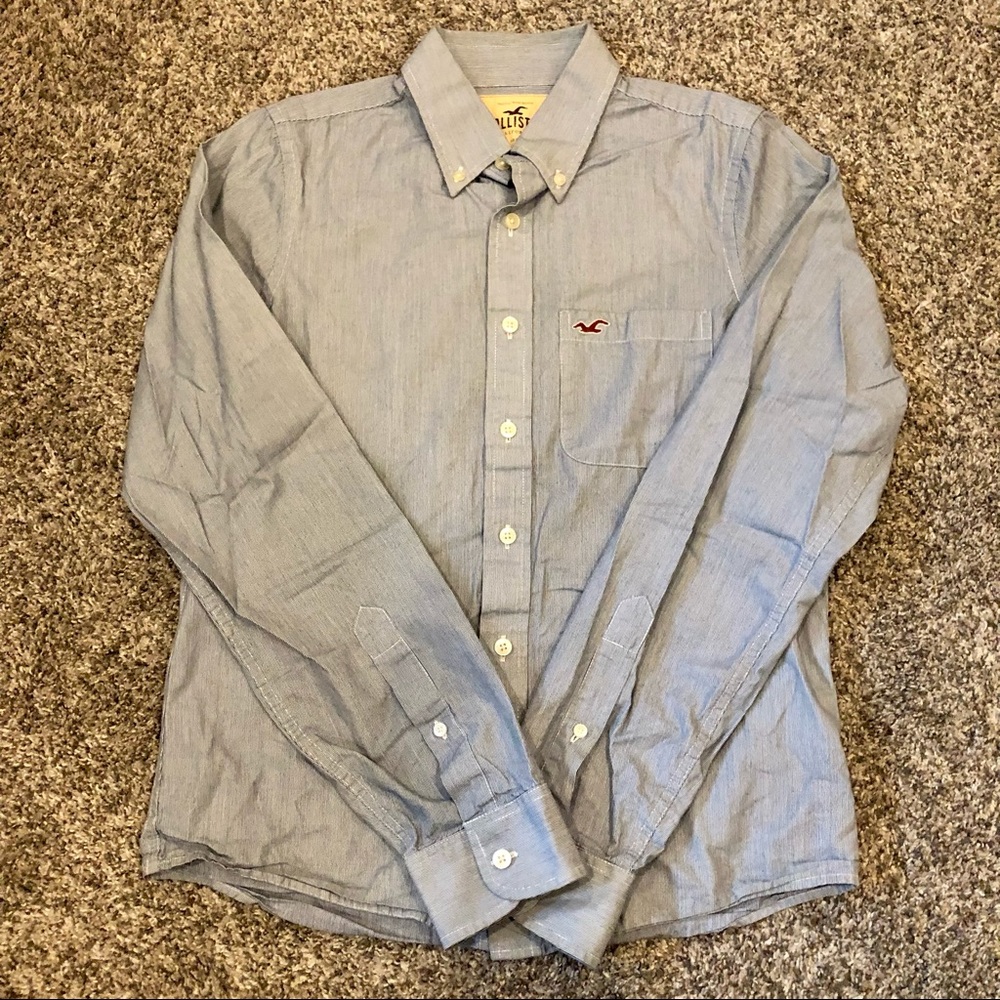 Great condition! Thin stripe button up
